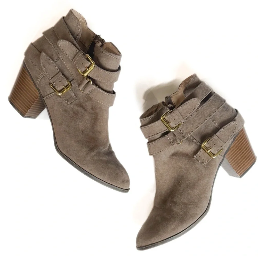 Express buckle suede chunky heel ankle boot/ bootie ❤️